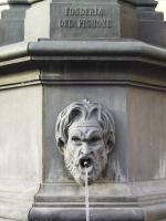 Fontana dei Mascheroni, particolare